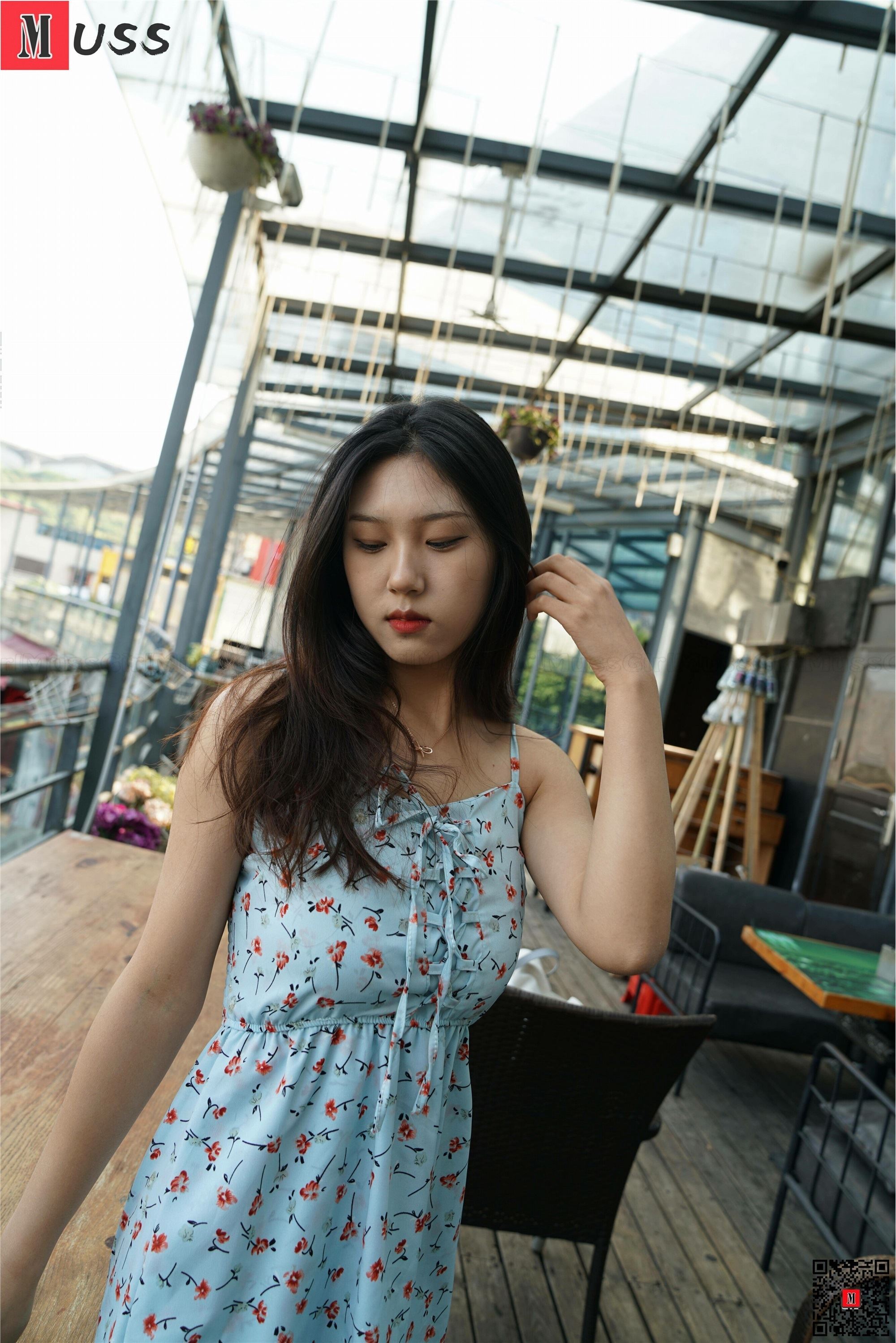 MussGirl慕丝女郎  NO.204 户外碎花肉丝高跟美女